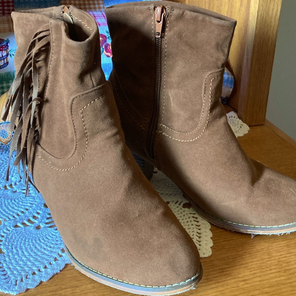 Boots with fringe, side zipper, stylish for any occasion, brown, 3” heel, Size 8